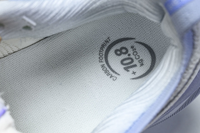 1012B601-100 GEL-NIMBUS 26 WHITE/FRESH AIR
