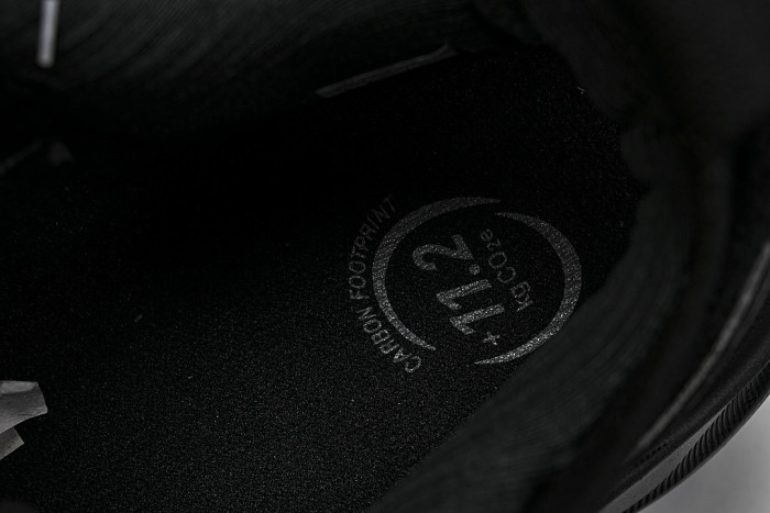 1012B601-002 GEL-NIMBUS 26 BLACK/BLACK
