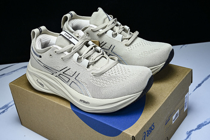 1011B794-021 GEL-NIMBUS 26 FEATHER GREY/BLACK