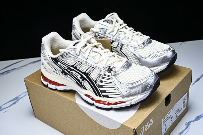 1203B103-100 GEL-KAYANO 12.1 CREAM/BLACK/RED