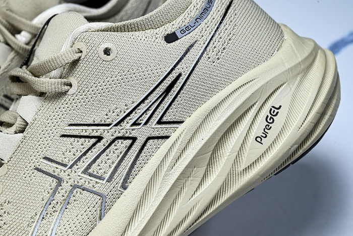 1011B794-021 GEL-NIMBUS 26 FEATHER GREY/BLACK