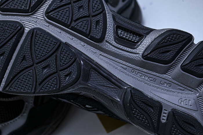 1201A789-020 GEL-NYC GRAPHITE GREY/BLACK