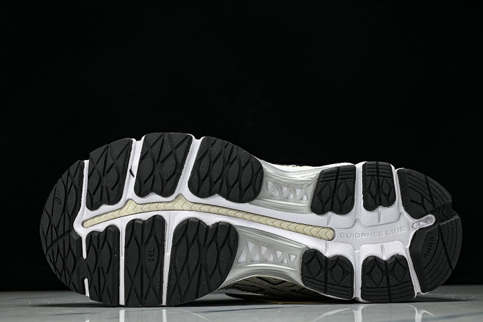 1203B103-100 GEL-KAYANO 12.1 CREAM/BLACK/RED