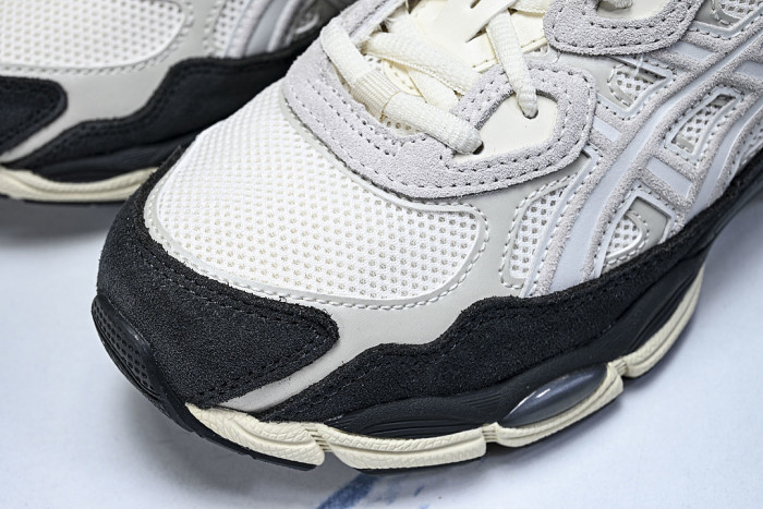 1203A383-111 GEL-NYC WHITE/SMOKE GREY