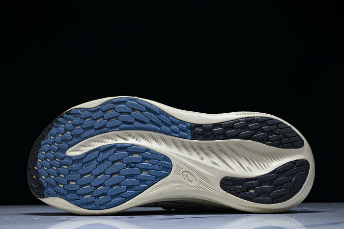 1011B794-021 GEL-NIMBUS 26 FEATHER GREY/BLACK
