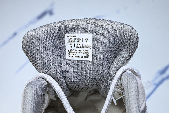 1203A663-101 GEL-NYC CREAM/CLOUD GREY