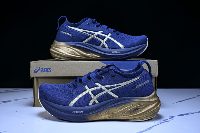 1011B946-400 GEL-NIMBUS 26 PLATINUM BLUE EXPANSE/CHAMPAGNE