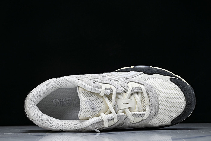 1203A383-111 GEL-NYC WHITE/SMOKE GREY