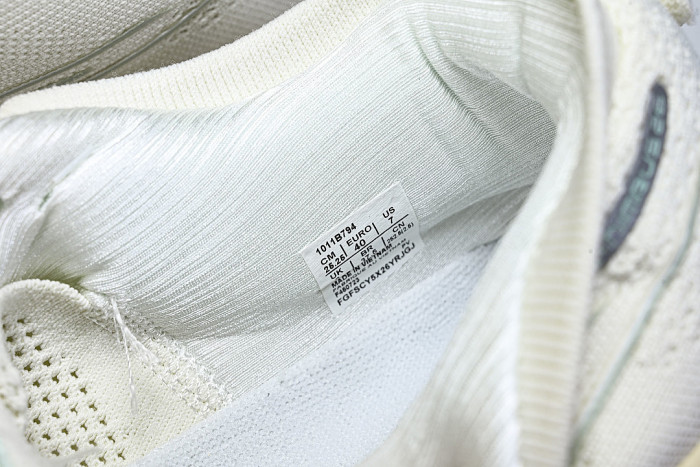 1011B794-101 GEL-NIMBUS 26 WHITE/WHITE