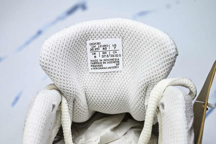 1203A383-111 GEL-NYC WHITE/SMOKE GREY
