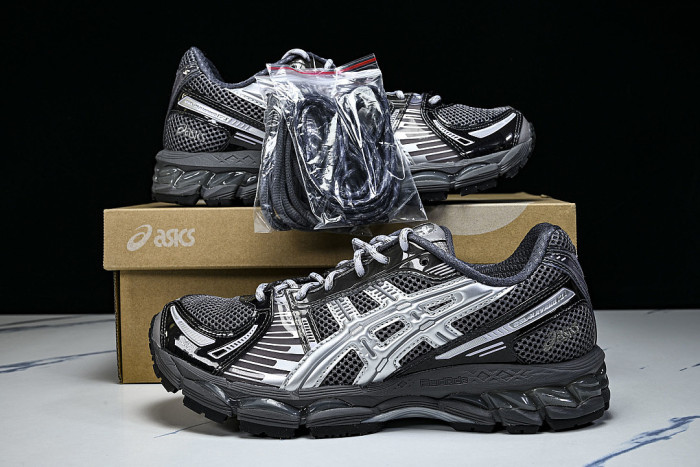 1203A930-020 GEL-KAYANO 12.1 TORNADO/PURE SILVER