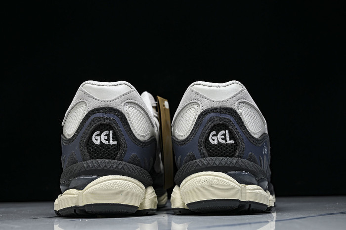 1203A383-111 GEL-NYC WHITE/SMOKE GREY