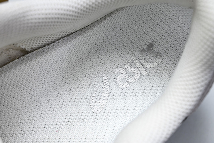 1203A383-111 GEL-NYC WHITE/SMOKE GREY