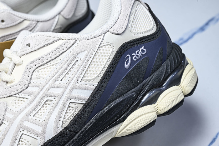 1203A383-111 GEL-NYC WHITE/SMOKE GREY