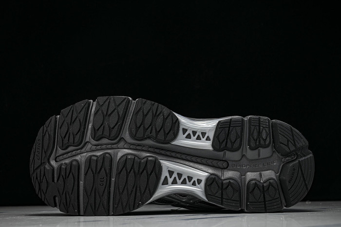 1203A930-020 GEL-KAYANO 12.1 TORNADO/PURE SILVER