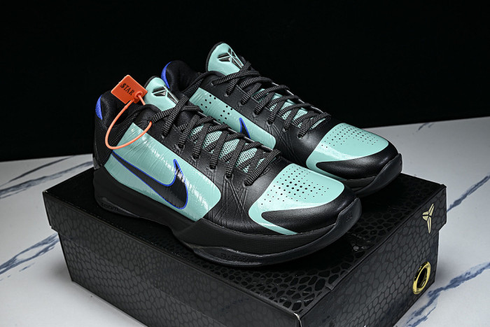 IH0274-300 ZOOM KOBE 5 CHAOS CASUAL SNEAKERS SKY BLUE/BLACK