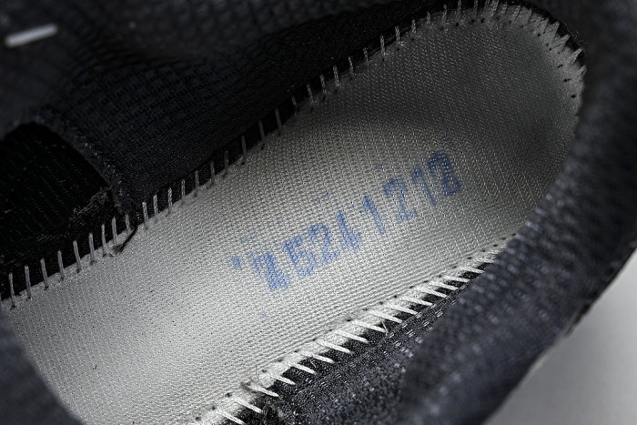 1203A930-020 GEL-KAYANO 12.1 TORNADO/PURE SILVER
