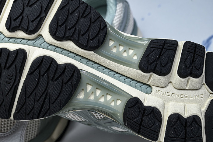 1203A675-100 GEL-KAYANO 12.1 CREAM/SAGE