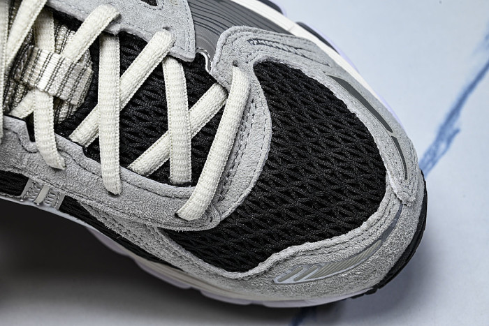 1203A846-020 GEL-KAYANO 12.1 PEAT/CREAM
