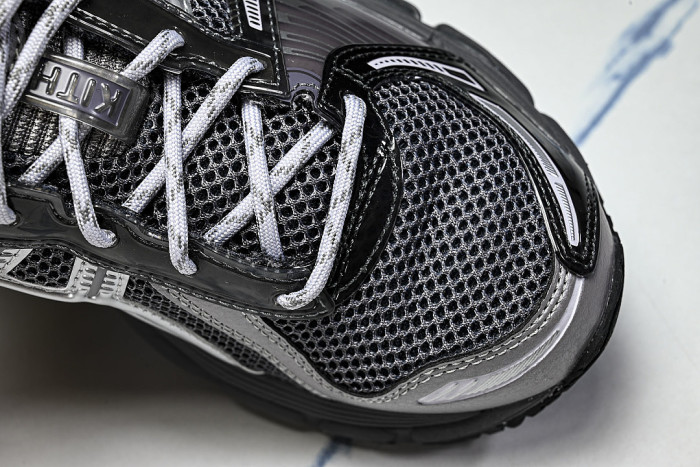 1203A930-020 GEL-KAYANO 12.1 TORNADO/PURE SILVER