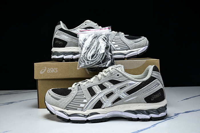 1203A846-020 GEL-KAYANO 12.1 PEAT/CREAM