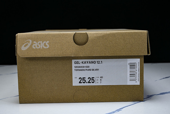 1203A930-020 GEL-KAYANO 12.1 TORNADO/PURE SILVER