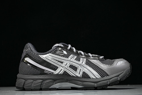 1203A930-020 GEL-KAYANO 12.1 TORNADO/PURE SILVER