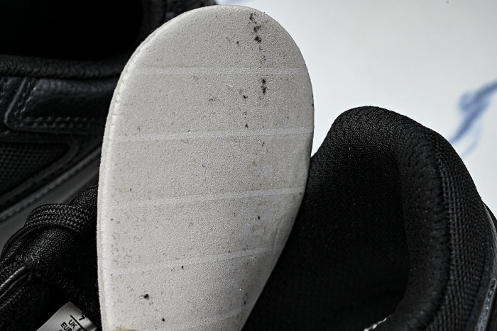 HQ6019-004 GATO LOW-TOP CASUAL LIFESTYLE SHOES BLACK/ANTHRACITE/PENCIL POINT