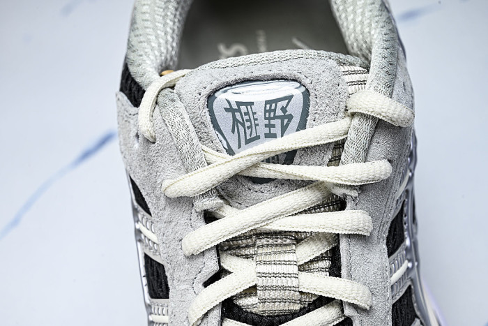 1203A846-020 GEL-KAYANO 12.1 PEAT/CREAM