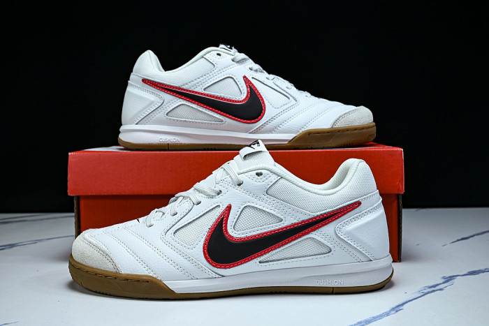 HQ6019-104 GATO LOW-TOP CASUAL LIFESTYLE SHOES SUMMIT WHITE/BRIGHT CRIMSON/MEDIUM BROWN/BLACK