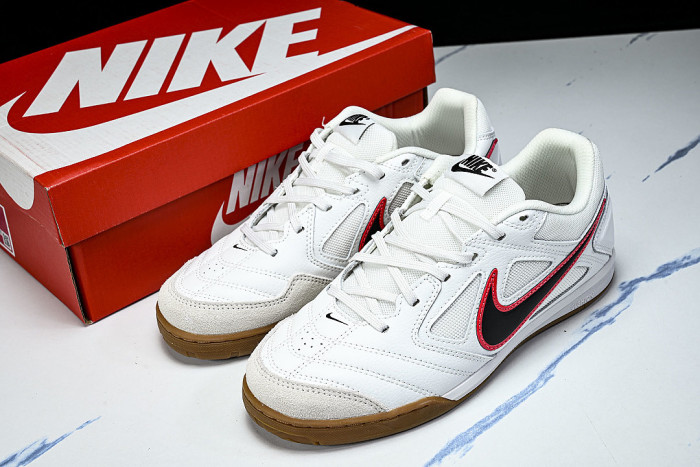 HQ6019-104 GATO LOW-TOP CASUAL LIFESTYLE SHOES SUMMIT WHITE/BRIGHT CRIMSON/MEDIUM BROWN/BLACK