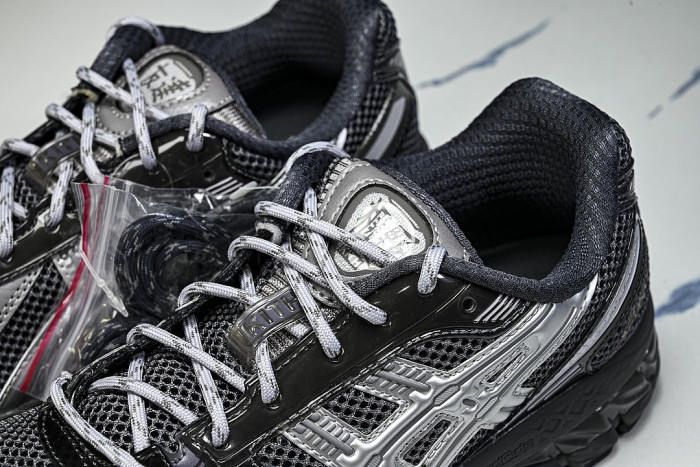 1203A930-020 GEL-KAYANO 12.1 TORNADO/PURE SILVER