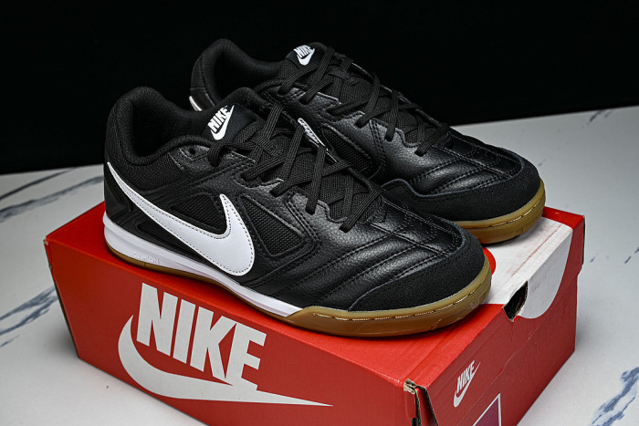 HQ6019-001 GATO LOW-TOP CASUAL SHOES BLACK/WHITE/GUM LIGHT BROWN