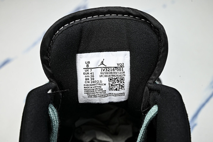 IV3216-001 JORDAN CMFT ERA BLACK/BLACK/BLACK