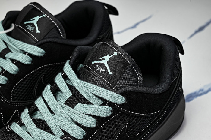 IV3216-001 JORDAN CMFT ERA BLACK/BLACK/BLACK