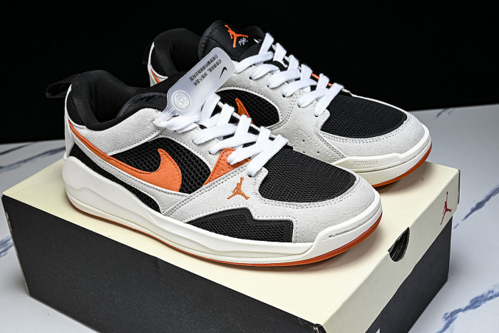 HJ6777-018 JORDAN CMFT ERA BLACK/SAIL/COCONUT MILK/STARFISH