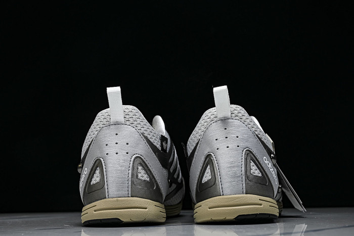 HP3521 ADIZERO PR CLOUD WHITE/SILVER METALLIC/CORE BLACK