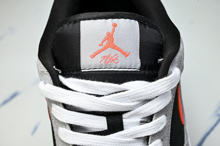 HJ6777- 006 JORDAN CMFT ERA BLACK/WOLF GREY/WHITE/INFRARED 23