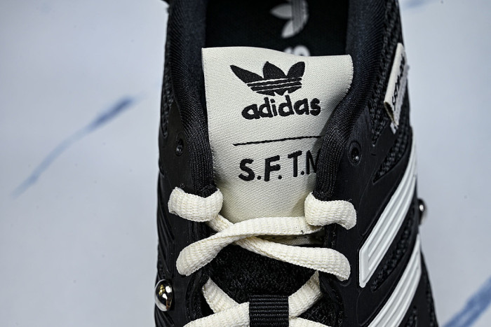 HP3523 ADIZERO PR CORE BLACK/CORE WHITE/CREAM WHITE