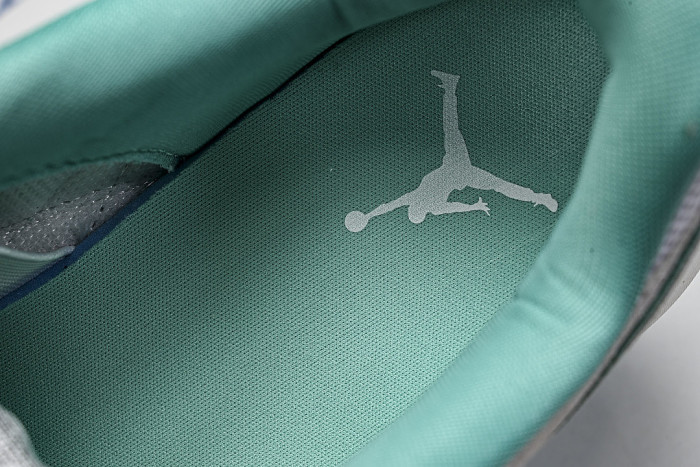 HJ6778-113 JORDAN CMFT ERA WHITE/SAIL/WASHED TEAL