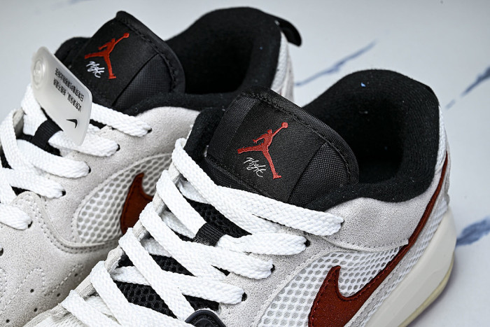 HJ6777-101 JORDAN CMFT ERA SAIL/BLACK/LIGHT CREAM/REDSTONE