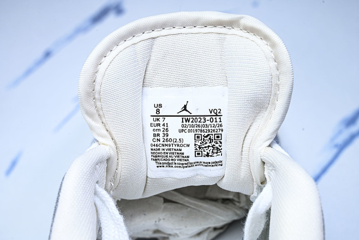 IW2023-011 JORDAN CMFT ERA WHITE/SILVER/BLUE