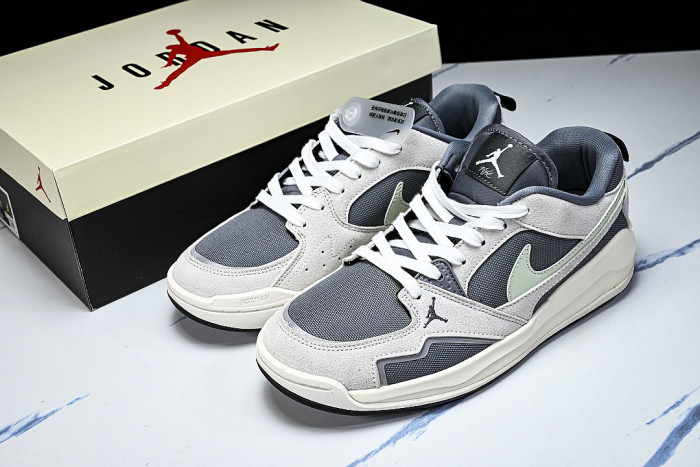 HJ6777-003 JORDAN CMFT ERA COOL GREY/IRIS WHISPER/ANTHRACITE/JADE AURA
