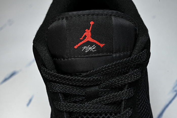 HJ6777-060 JORDAN CMFT ERA BLACK/GYM RED/ANTHRACITE/BLACK