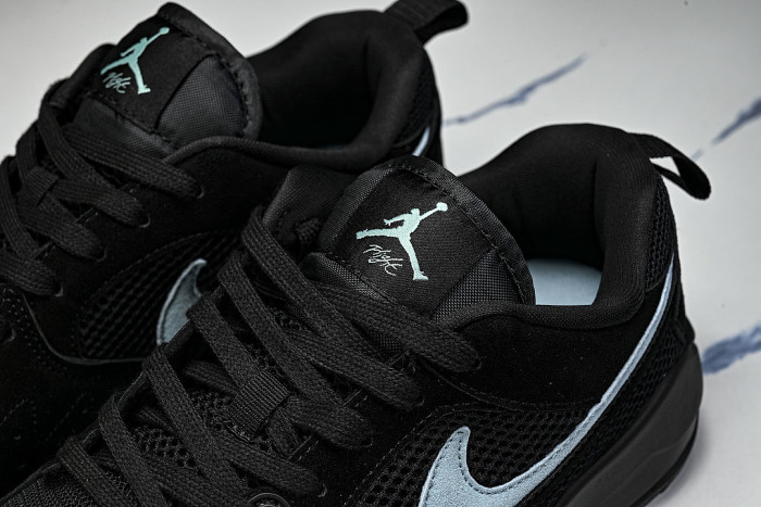 HJ6777-002 JORDAN CMFT ERA BLACK/SAIL/COOL GREY/MINERAL