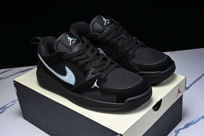 HJ6777-002 JORDAN CMFT ERA BLACK/SAIL/COOL GREY/MINERAL