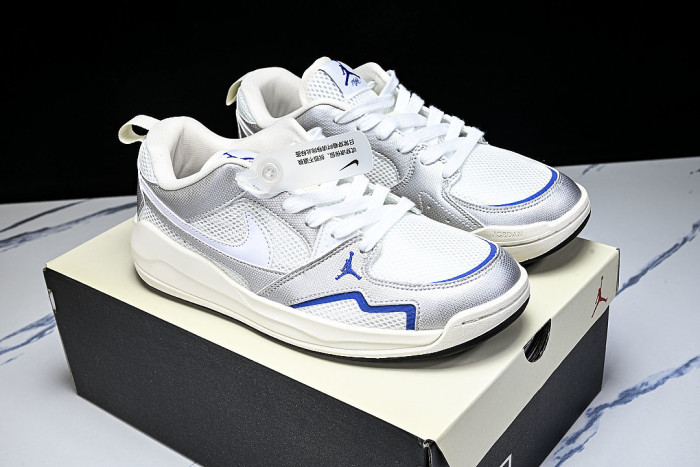 IW2023-011 JORDAN CMFT ERA WHITE/SILVER/BLUE