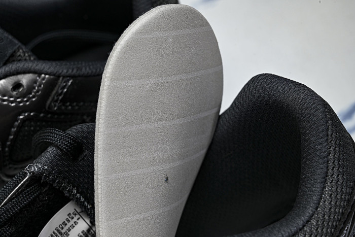 IB3566-002 GATO LV8 LOW-TOP CASUAL SHOES ANTHRACITE/BLACK/BLACK/ANTHRACITE