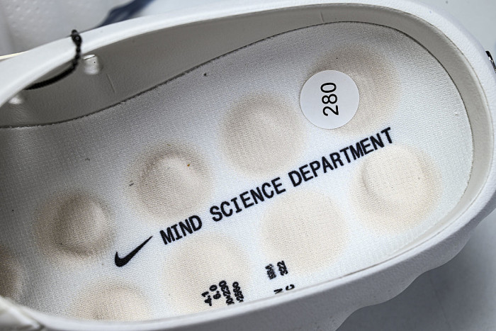 HQ4309-101 MIND 001 MEN'S AND WOMEN'S PRE COMPETITION TRAINING SLIPPERS LIGHT GRAY/GREY