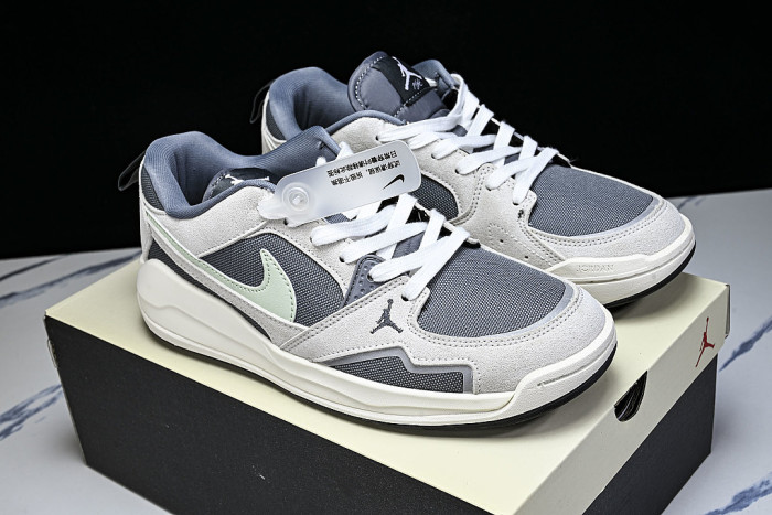 HJ6777-003 JORDAN CMFT ERA COOL GREY/IRIS WHISPER/ANTHRACITE/JADE AURA